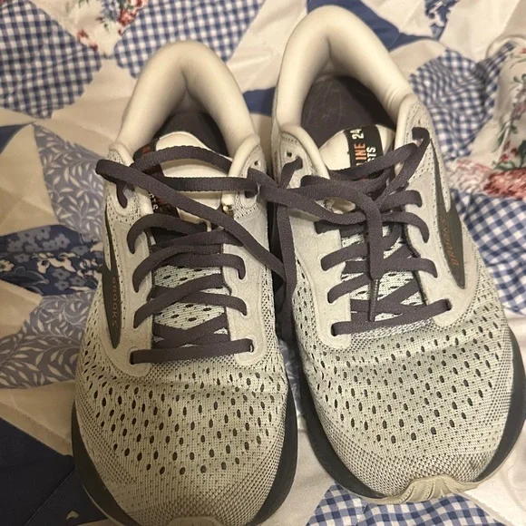 Brooks Gray and Black Athletic Shoes - Picture 2 of 4